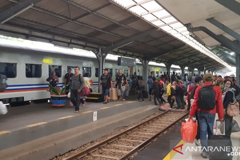 Jadwal perjalanan 4 kereta di Daop Jember berubah mulai 1 