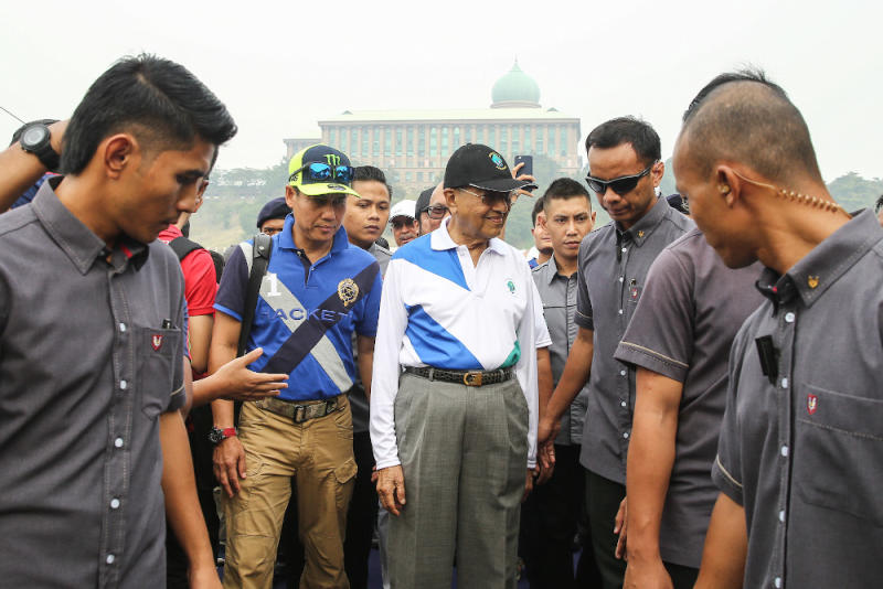 Prime Minister Tun Dr Mahathir Mohamad attends the 2019 Putrajaya University Boat Race in Putrajaya September 15, 2019. â€” Picture by Yusof Mat Isa