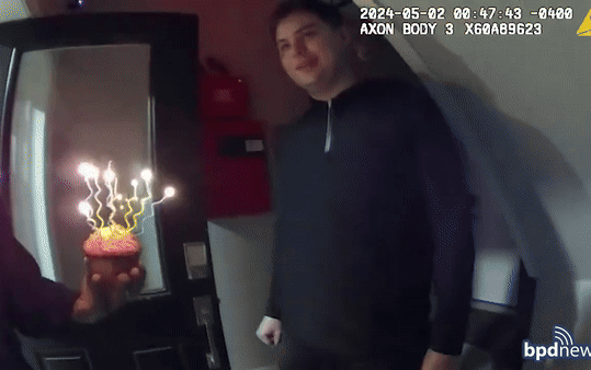 'Made My Day': Welfare Check Becomes Birthday Celebration as Cops Bring Cake To 911 Caller