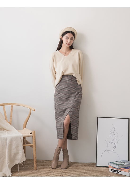 D+AF 潮模時尚．素面車線方頭低跟襪靴＊杏