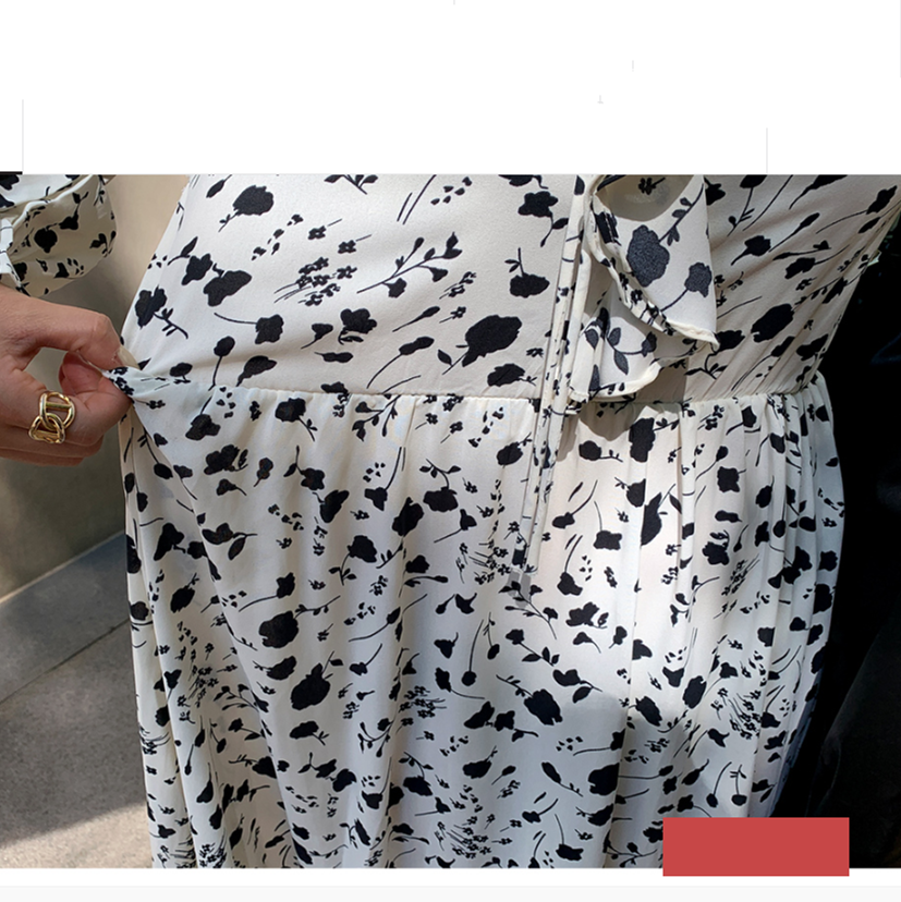 MOCO荷葉領繫帶花朵印花鬆緊縮腰荷葉袖滑料質感連身洋裝XL~4XL