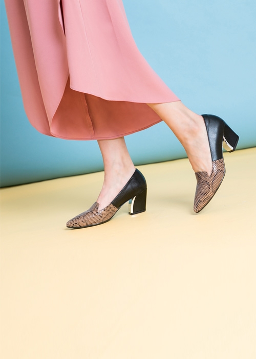 TAS 雙色蛇紋拼接尖頭粗跟鞋-人氣黑