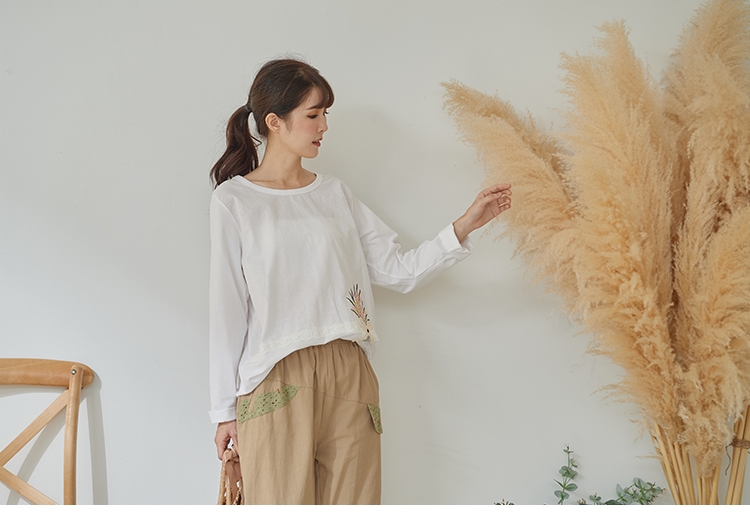 慢 生活 花朵刺繡蕾絲勾織棉質上衣- 白/藍