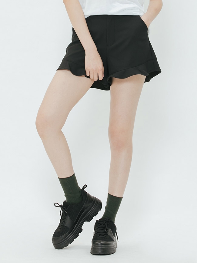 H:CONNECT 韓國品牌 女裝-花瓣邊西裝短褲-黑