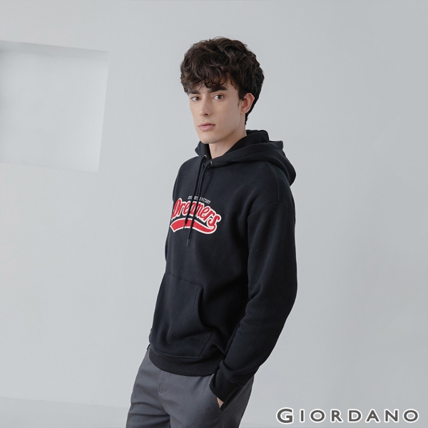 GIORDANO 男裝 Dreamers系列復古風連帽T恤-03 標誌黑