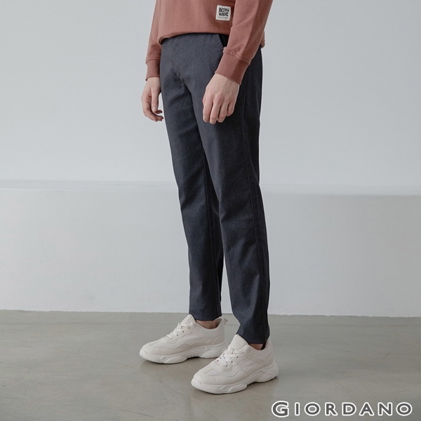 GIORDANO 男裝彈力斜紋棉窄管卡其褲 - 04 深花灰