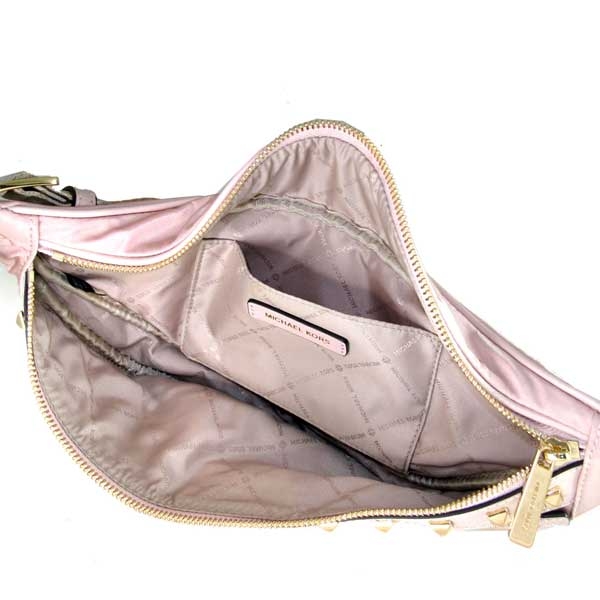 MICHAEL KORS Kenly 金字Logo鉚釘皮革滾邊防潑水腰胸兩用包(櫻花粉)