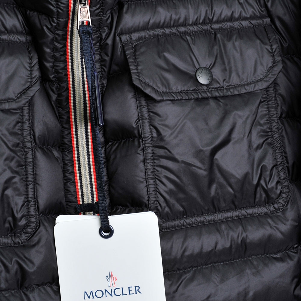 MONCLER DOURET 品牌經典羽絨車縫連帽黑色羽絨外套(4號/男款)