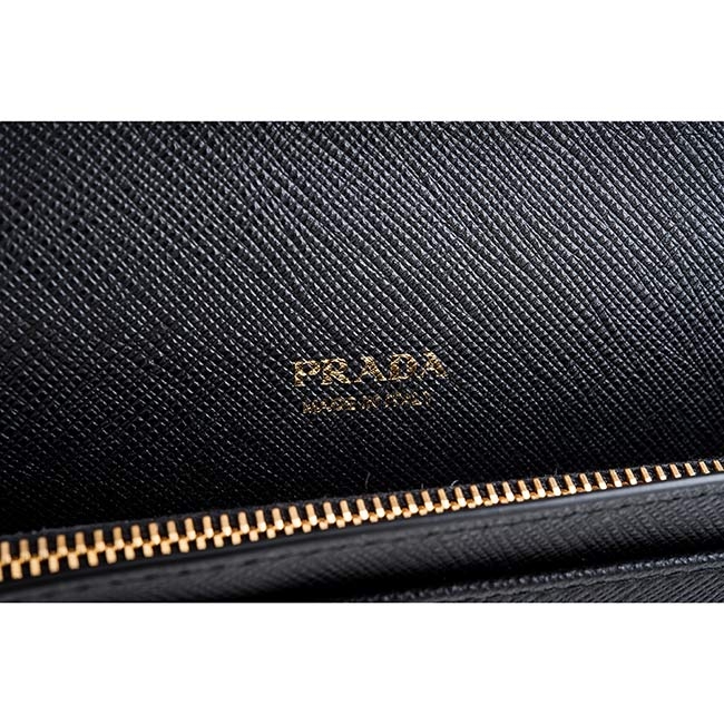 PRADA Vitello Grain浮雕LOGO牛皮肩背長夾/鍊帶包包(黑色)