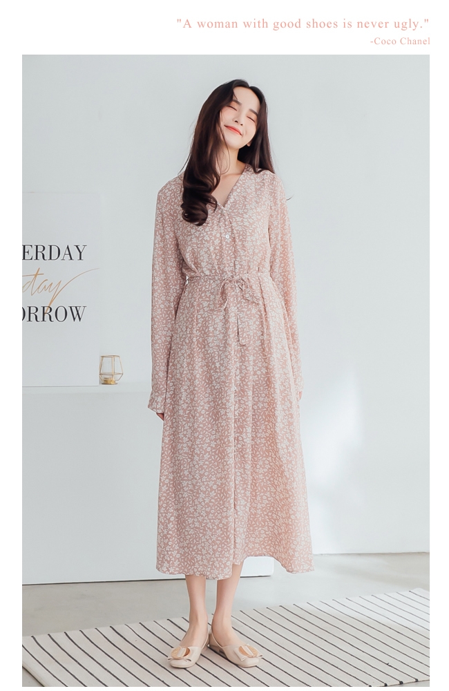 2.Maa 素雅飾扣牛漆皮平底娃娃鞋 - 米