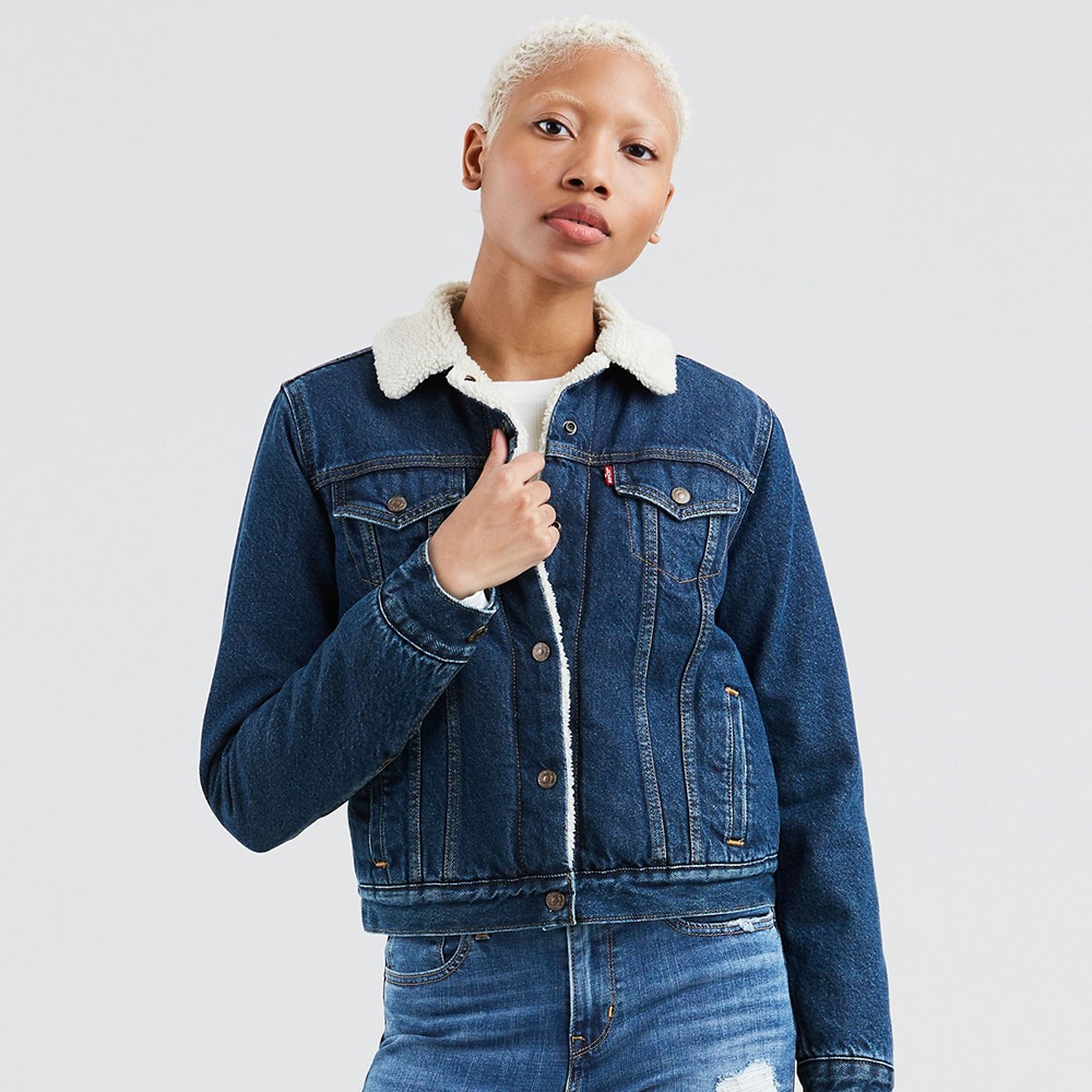 Levis 女款 牛仔外套 經典修身版型 中藍水洗 Sherpa棉花絨