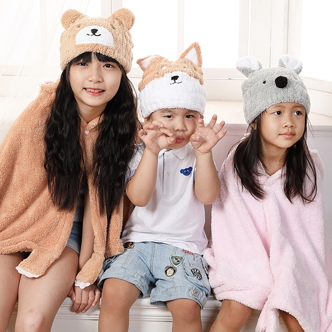 【MORINO摩力諾】動物造型速乾兒童連帽罩袍 披風 抱枕(小熊) 附提袋