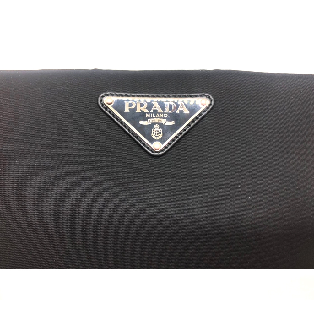 PRADA 經典銀三角牌尼龍鏈帶斜背包 (黑)