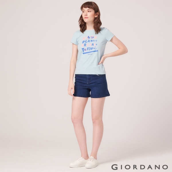 【GIORDANO】女裝DEAR WORLD系列印花T恤-51 夢想藍