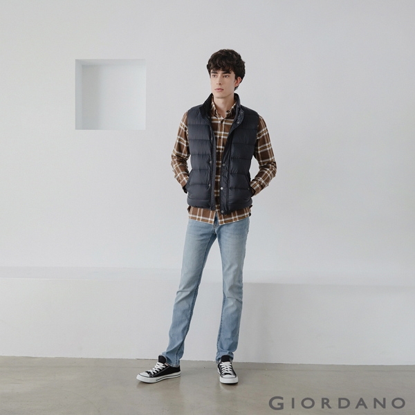 GIORDANO 男裝立領雙鈕扣口袋羽絨背心 - 01 標誌黑