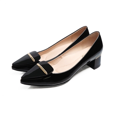 KOKKO - 芙蘿拉擁抱漆皮彎折尖頭跟鞋-夜幕黑