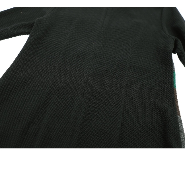 ILEY伊蕾 個性撞色剪接立體織紋洋裝(黑)
