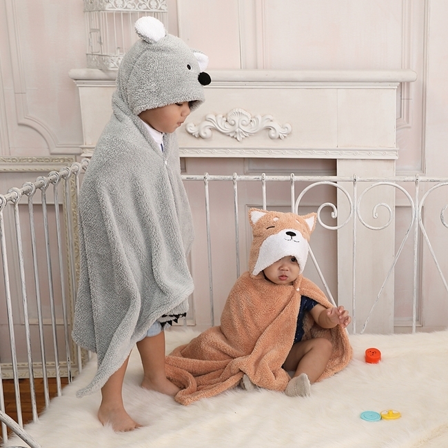 【MORINO摩力諾】動物造型速乾兒童連帽罩袍 披風 抱枕(柴犬) 附提袋