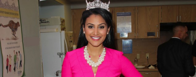 Miss American 2014 Nina Davuluri asks Pa. school district to reconsider its discipline of teen. (Paul Archuleta/Getty Images)