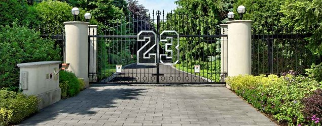 Michael Jordan's mansion for sale at half price. (Yahoo Homes/Concierge Auctions)