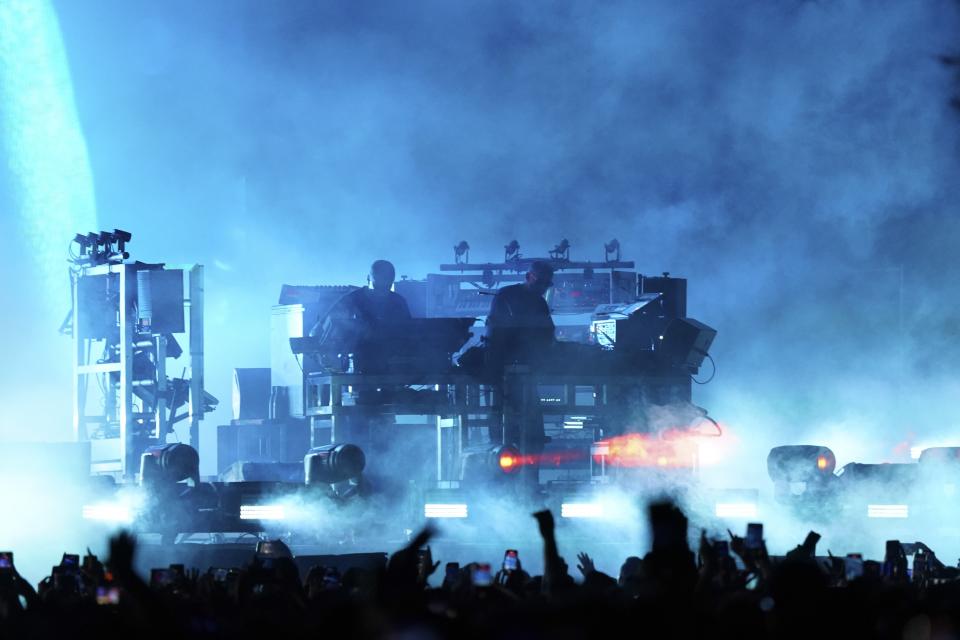 The Chemical Brothers durante su concierto en el festival Corona Capital en la Ciudad de México, el domingo 19 de noviembre de 2023. (Foto AP/Aurea Del Rosario)