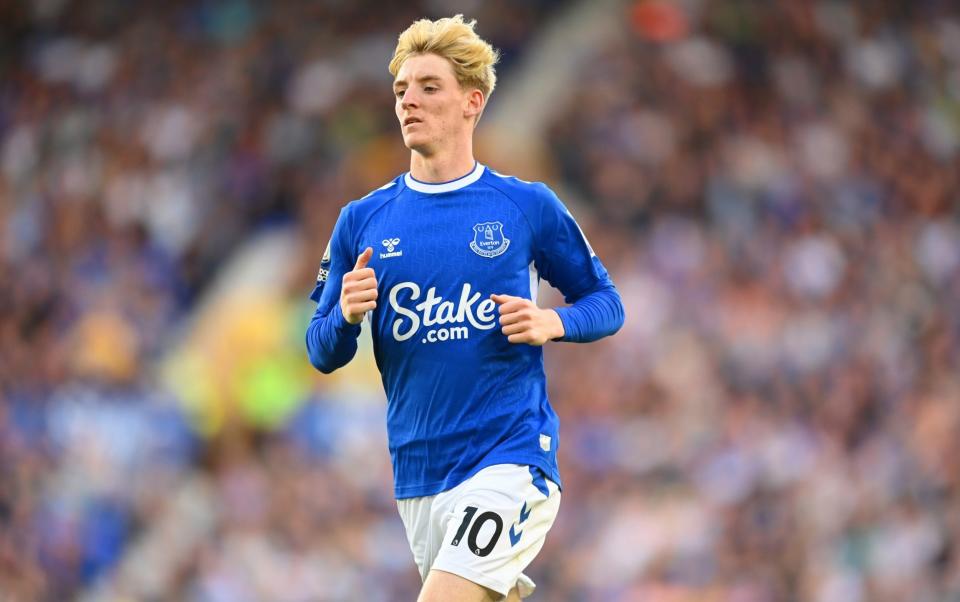 Anthony Gordon of Everton in action during the Premier League match between Everton FC and Chelsea FC at Goodison Park - Getty Images/Michael Regan