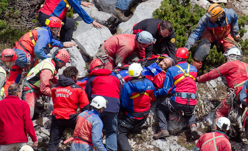 Der Fall des nach einem tagelang unbehandelten Schädel-Hirn-Trauma völlig genesenen Höhlenforschers Westhauser gibt Medizinern Rätsel auf (Bild: dpa)