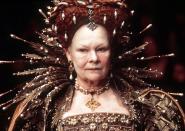 Diese Dame musste hingegen lange warten: Ihre sieben Oscar-Nominierungen bekam Schauspielerin Judi Dench erst, nachdem sie ihren 63. Geburtstag gefeiert hatte. Für "Shakespeare In Love" (Bild, 1998) gewann sie zum bislang einzigen Mal die Auszeichnung - als "Beste Nebendarstellerin". (Bild: Miramax/Laurie Sparham)