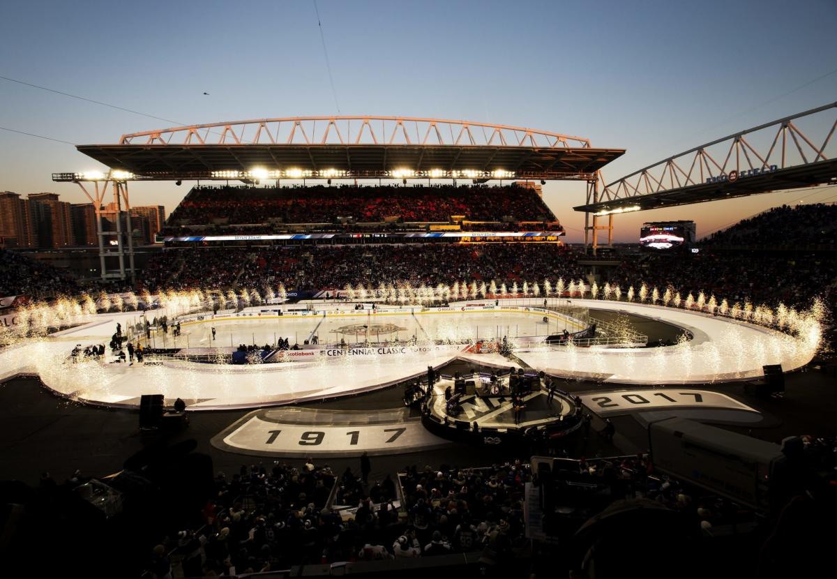 3,018 Nhl Centennial Classic Photos & High Res Pictures - Getty Images