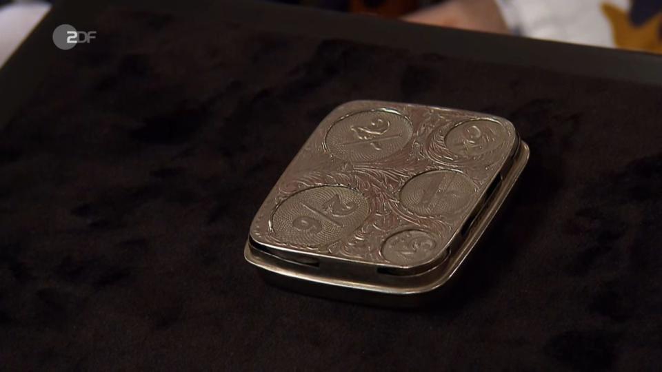 Das vernickelte Münz-Etui aus England aus der Zeit um 1900 wurde auf 40 bis 80 Euro geschätzt. (Bild: ZDF)