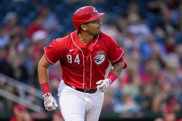 Encarnacion-Strand homers in first career 4-hit game, Reds beat