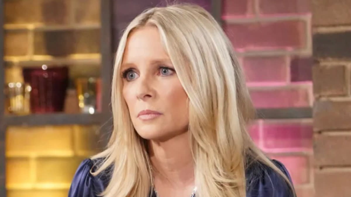  Lauralee Bell as Christine upset in The Young and the Restless. 