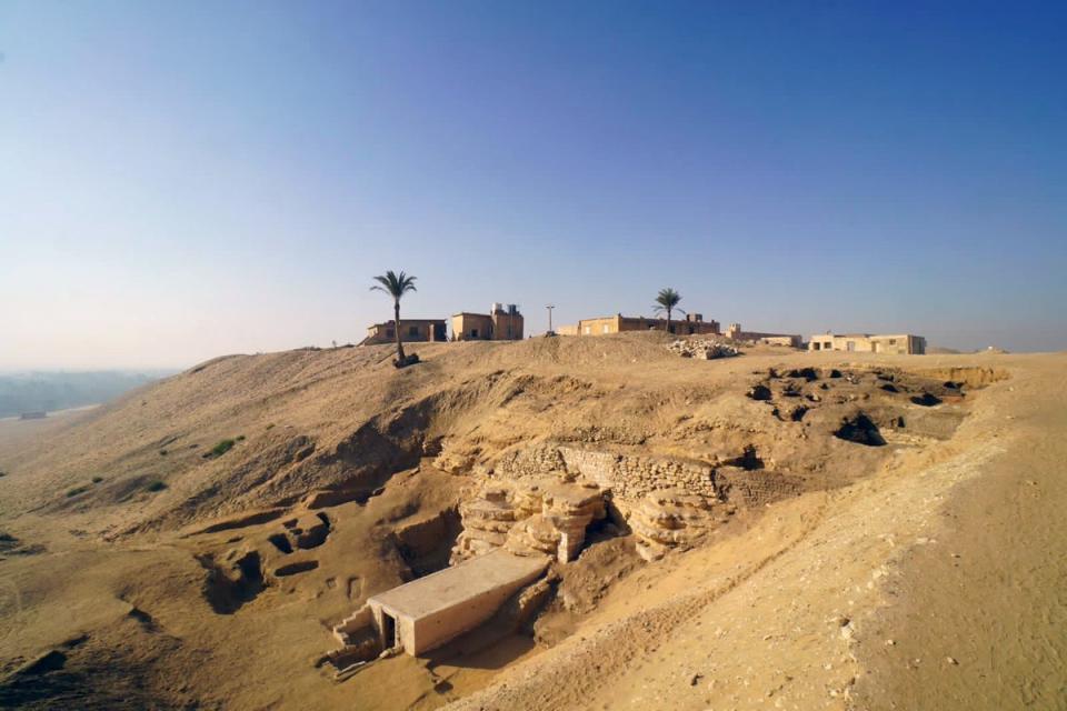 Un equipo de arqueólogos egipcios y japoneses descubren nuevos restos en Saqqara (EPA)