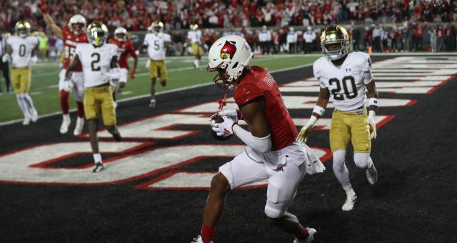 Louisville football rattles Notre Dame and Hartman, improves to 6-0 – The Louisville  Cardinal