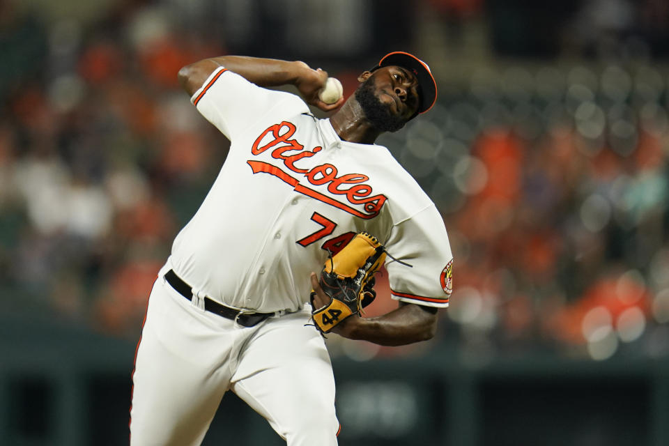 Baltimore Orioles relief pitcher Felix Bautista throws a pitch to the Chicago White Sox during the 10th inning of a baseball game, Thursday, Aug. 25, 2022, in Baltimore. The Orioles won 4-3 in 11 innings. (AP Photo/Julio Cortez)