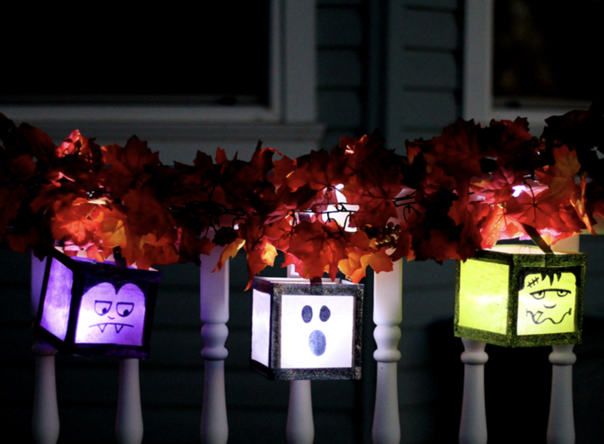 halloween porch décor