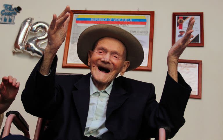 Vicente Pérez, en su casa en San José de Bolívar, en el estado de Táchira, Venezuela. (Photo by Jhonny PARRA / AFP)