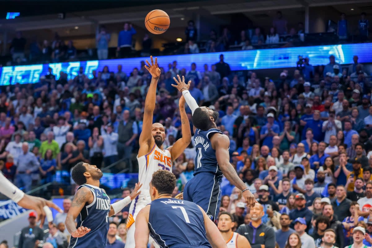 SUNS-MAVERICKS (AP)