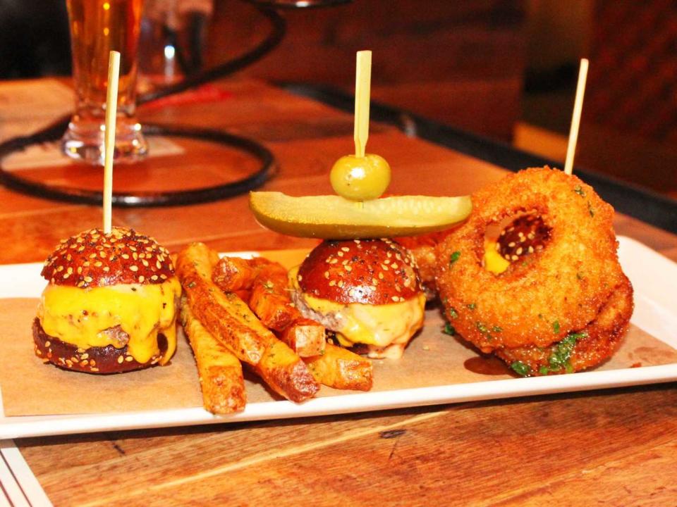 burgers at tap at mgm in las vegas