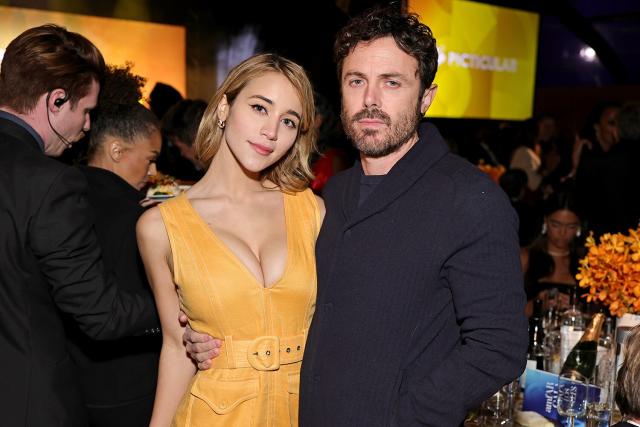 Casey Affleck Ignoring Girlfriend Caylee Cowan! 