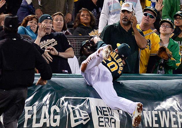 A's Josh Donaldson makes great catch, crashes into tarp (Video)