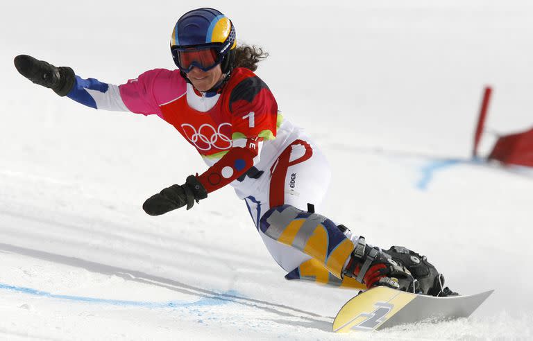 La dos veces snowboarder olímpica Julie Pomagalski de Francia murió en una avalancha en los Alpes suizos. Tenía 40 años.