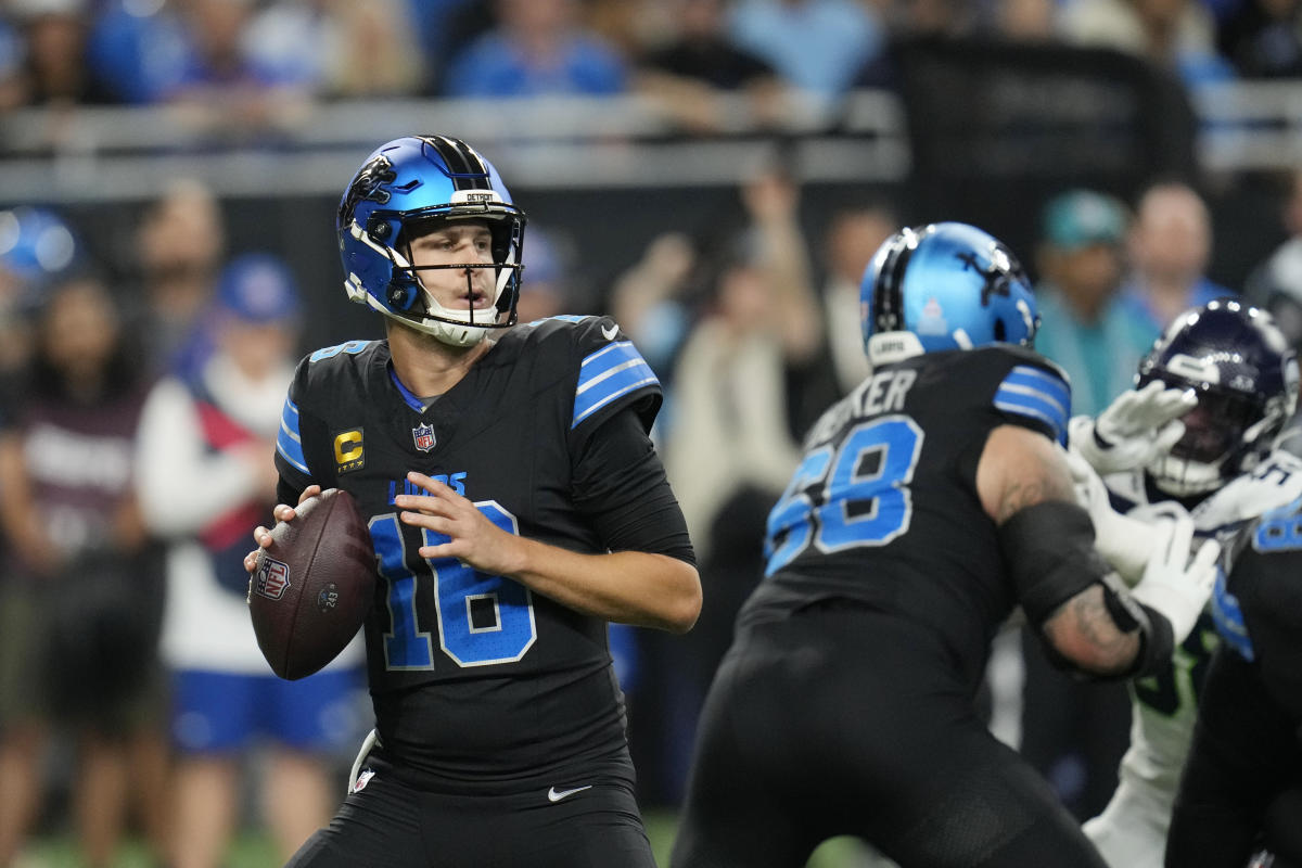 Monday Night Football live updates: Lions hold off Seahawks as Titans pick up first win of the season