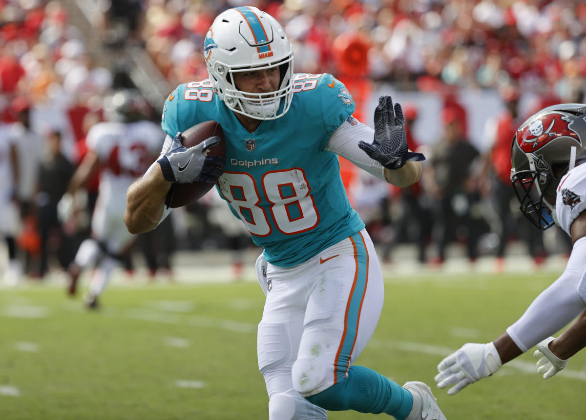 Miami Dolphins Reportedly Lose Mike Gesicki to Patriots, Add