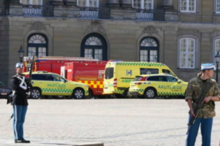 Un enorme despliegue policial en la sede de la Casa Real