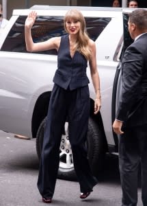 Blake Lively Takes Effortless Fall Boots to Dinner with Taylor Swift –  Footwear News