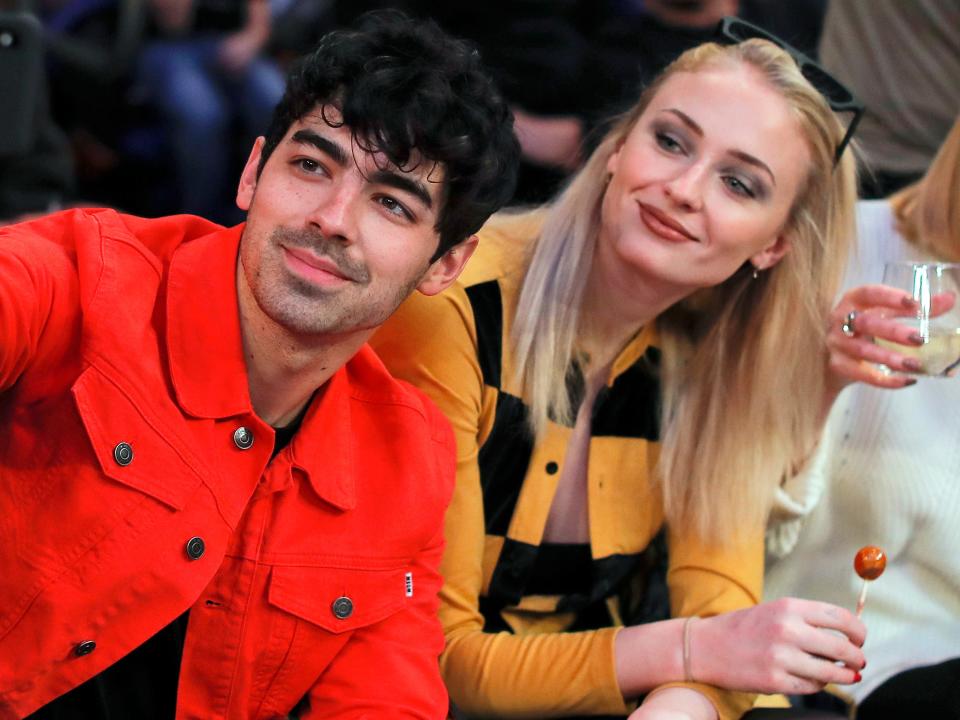 joe jonas sophie turner knicks game 2019