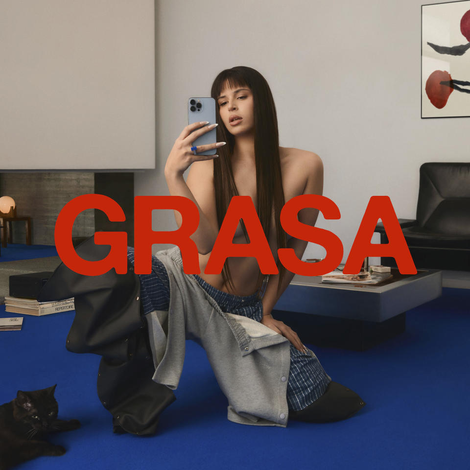 En esta imagen proporcionada por 5020 Records "Grasa" de Nathy Peluso. (5020 Records via AP)