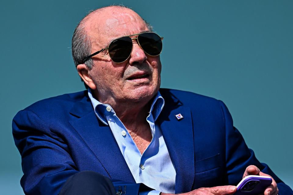 Rocco Commisso, chairman of Fiorentina, looks on prior to kick-off in the Women Serie A Playoffs match between ACF Fiorentina and Juventus at Viola Park on May 6, 2024
