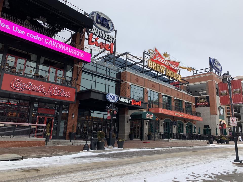 The Cardinals are very much on the minds of St. Louis sports fans, even in winter. (Dan Wetzel/Yahoo Sports)